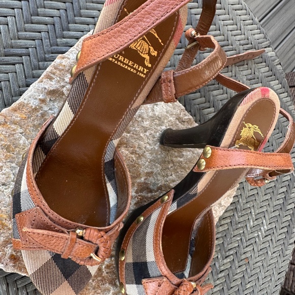 Burberry sandals - Picture 3 of 4